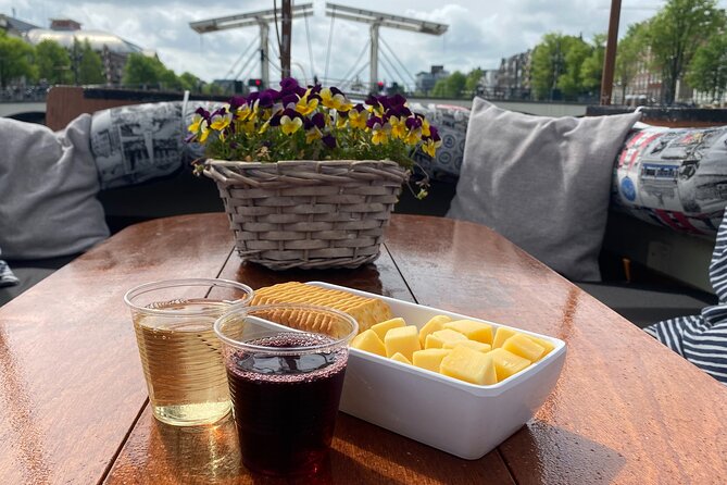 Dutch Cheese & Drinks Guided Amsterdam Boat Tour, All Inclusive - Cheese, Beer, Wine, and Soft Drinks, How the Pairing Feels on the Water