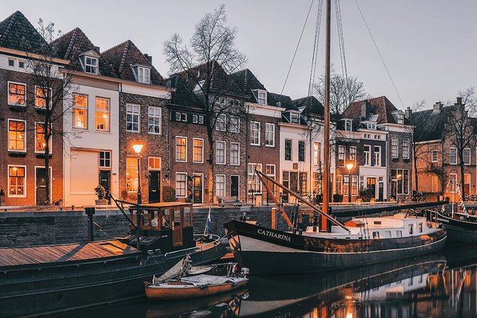 e-Scavenger hunt Den Bosch: Explore the city at your own pace - Price and Group Value for Up to Six People