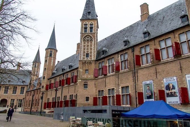 e-Scavenger hunt Middelburg: Explore the city at your own pace - Stop 2: Zeeuws Museum, where the clues start making you look closer