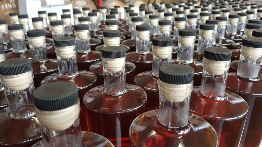 Eindhoven: Bottle Distillery Tour and Tasting Experience - The 1-Hour Flow: What Happens From Check-In to Your Last Sip