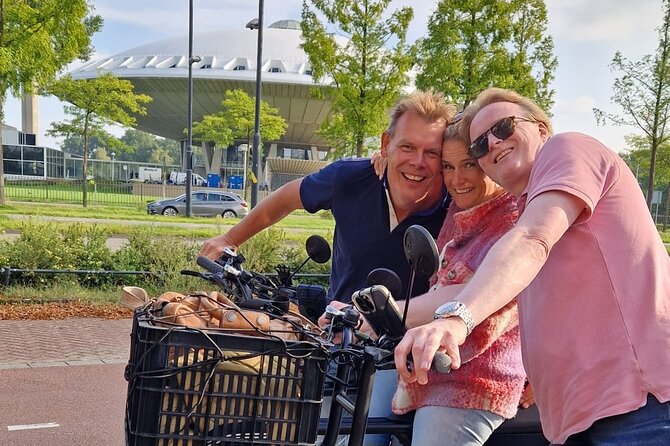 Eindhoven: Guided bicycle tour of the Highlights of Eindhoven - Getting comfortable: the city bike, the pace, and the small choices