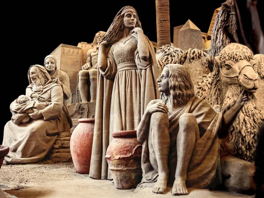 Elburg: Admission to the Zandverhalen Museum - Zandverhalen Museum in Elburg: why indoor sand art feels so real