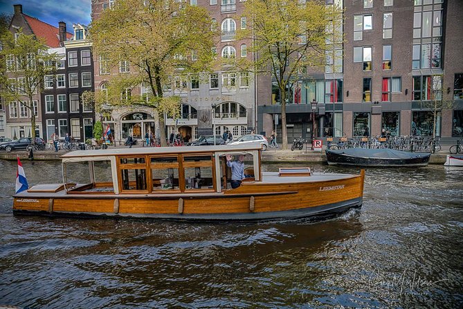 Exclusive Cruise! 90 min - 12 guests max - Book Leemstar! - How the 90 Minutes Flow: Downtown Signals and Modern Amsterdam