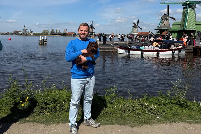 Explore Amsterdam in 75 Minutes – Pedicab Rickshaw City tour - Stop 1 De Wallen, The Red Light District in 10 Minutes
