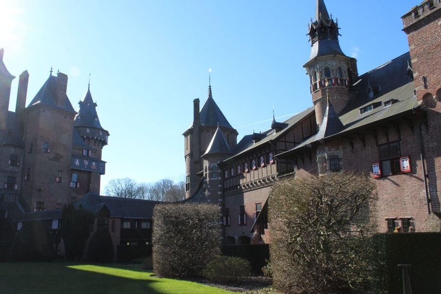 From Amsterdam: Castle De Haar Guided Tour - Why Kasteel de Haar feels like a different world