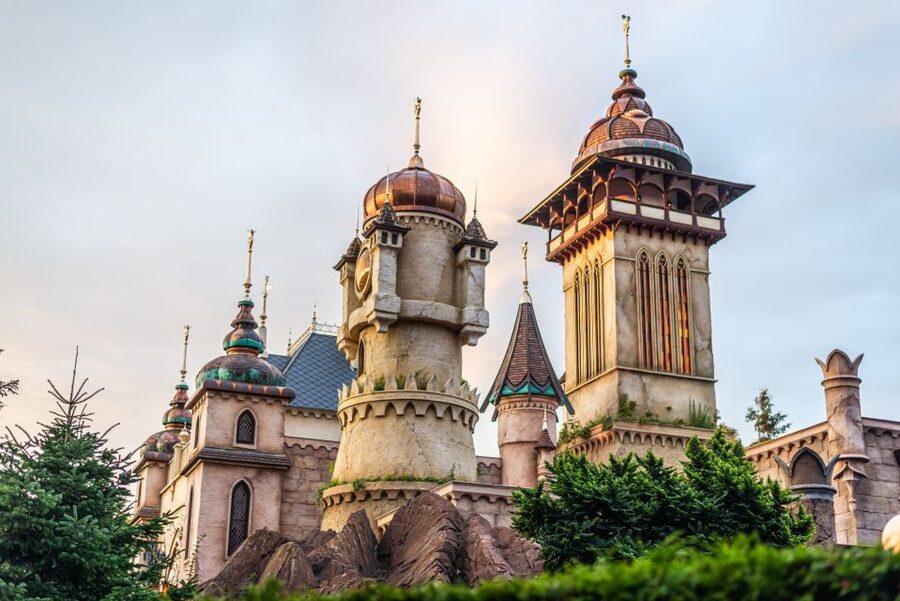 From Amsterdam: Day Trip to Efteling Theme Park with Ticket - Once you’re in the park: a realistic 10-hour game plan