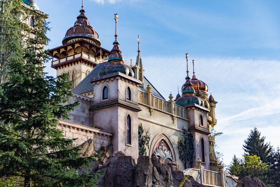 From Amsterdam: Day Trip to Efteling Theme Park with Ticket - How the private guide experience changes your stress level