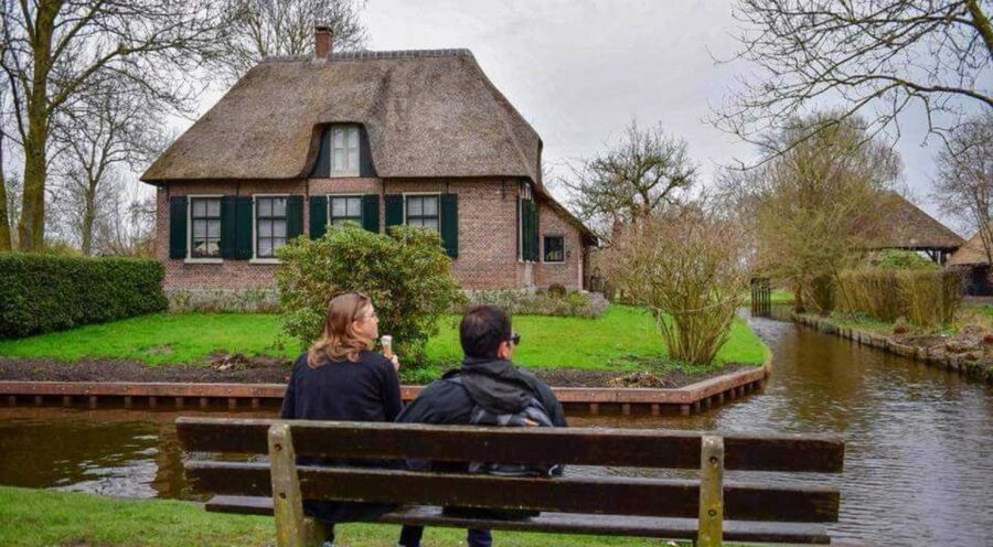From Amsterdam: Giethoorn Guided Day Trip with Canal Cruise - Lunch Is the Only Missing Piece, So Plan for It