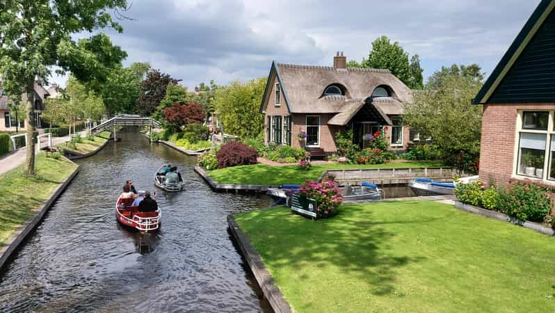 From Amsterdam: Giethoorn Small Group Tour with Boat Ride - Key Things To Know Before You Go