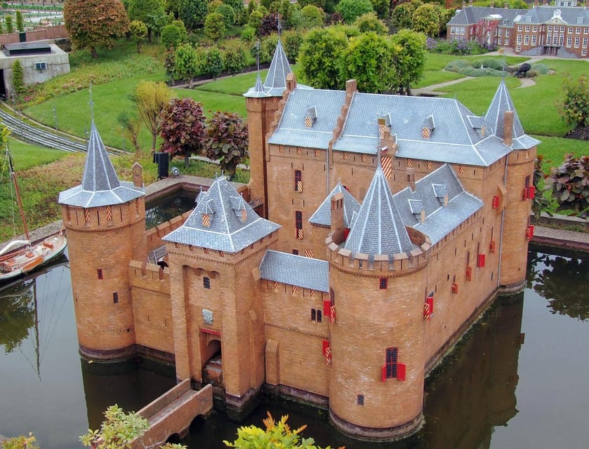 From Amsterdam: Muiderslot and De Haar Castle Tour - What you get in the car: door-to-door comfort and calm logistics