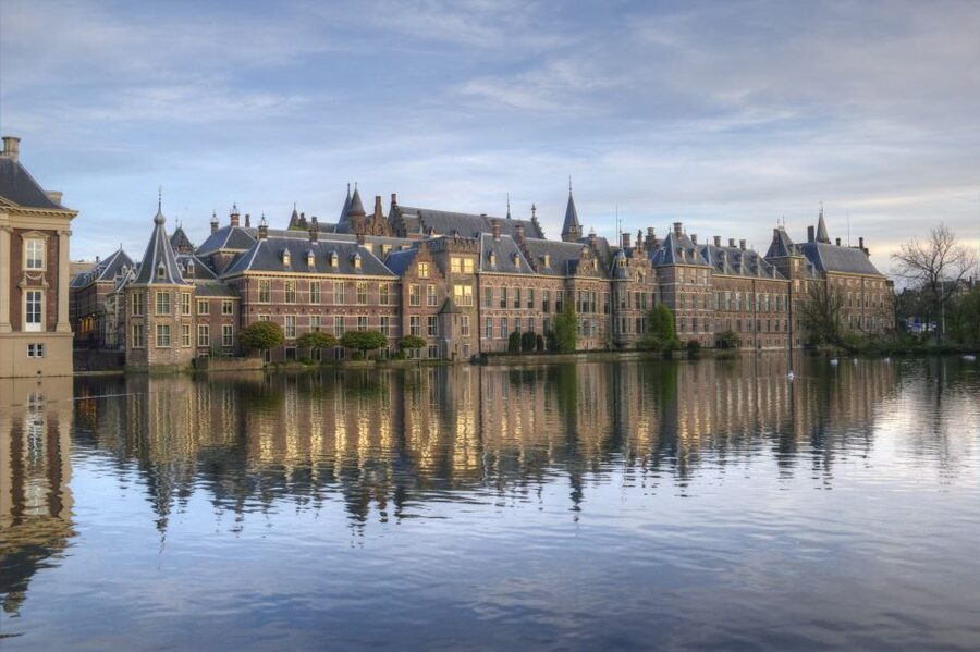From Amsterdam: Rotterdam and The Hague Tour in Spanish - Value check: is $46 worth it for Rotterdam and The Hague?