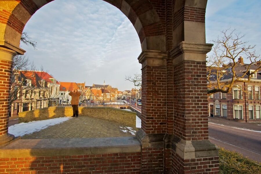 From Amsterdam: visit Zaanse Schans, Muiderslot and more! - Sneek’s Watergate and Frisian town life in a tight 90 minutes