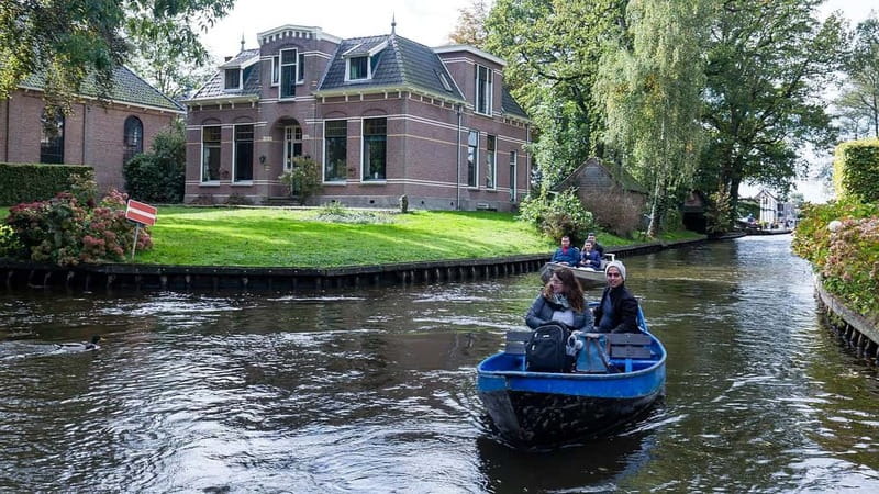 From Amsterdam: Zaanse Schans and Giethoorn Countryside Trip - Practicalities that help the day go smoothly