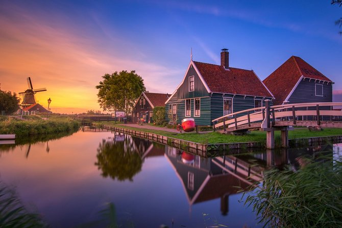 From Amsterdam: Zaanse Schans, Volendam, Giethoorn with Boat Tour - Key highlights worth showing up for