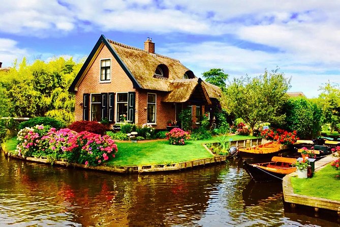 From Amsterdam: Zaanse Schans, Volendam, Giethoorn with Boat Tour - Guide quality: why names like Adonis, Igor, and Berke keep popping up