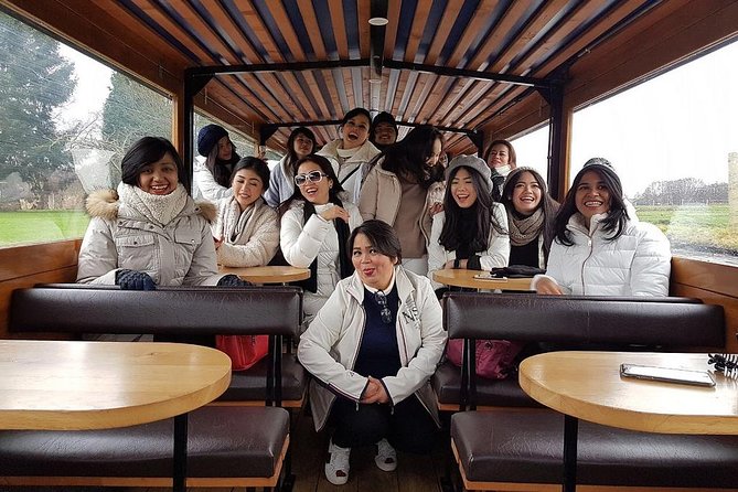 From Amsterdam: Zaanse Schans, Volendam, Giethoorn with Boat Tour - Giethoorn Center: canals, bridges, and the magic of no roads