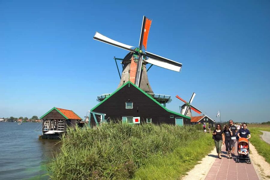 From Brussels: Keukenhof & Windmills Full-Day Guided Tour - A 12-hour Netherlands sampler from Brussels