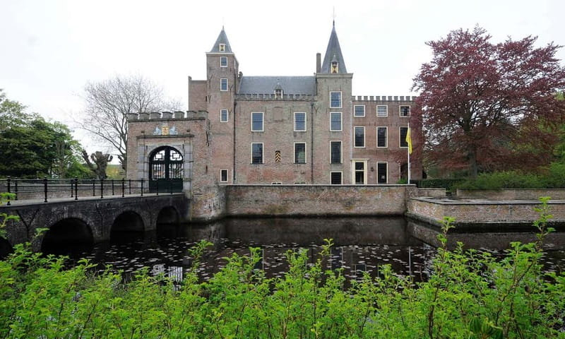From Haamstede to Burgh: guided Walking Tour - Meeting at the Fountain and Getting Ready for the Walk