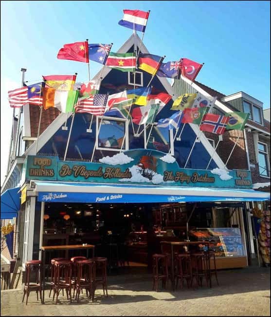 Full day trip to Edam, Volendam, and Marken - Volendam: fishing-town walking with real local flavor