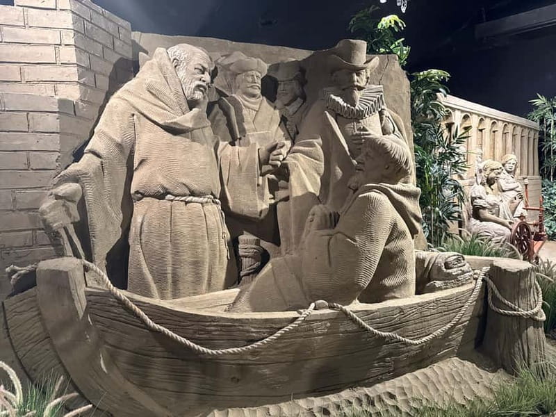 Garderen: Sandsculpture Exhibition Entry Ticket - De Beeldentuin walkthrough: from origins to Golden Age to wartime resilience