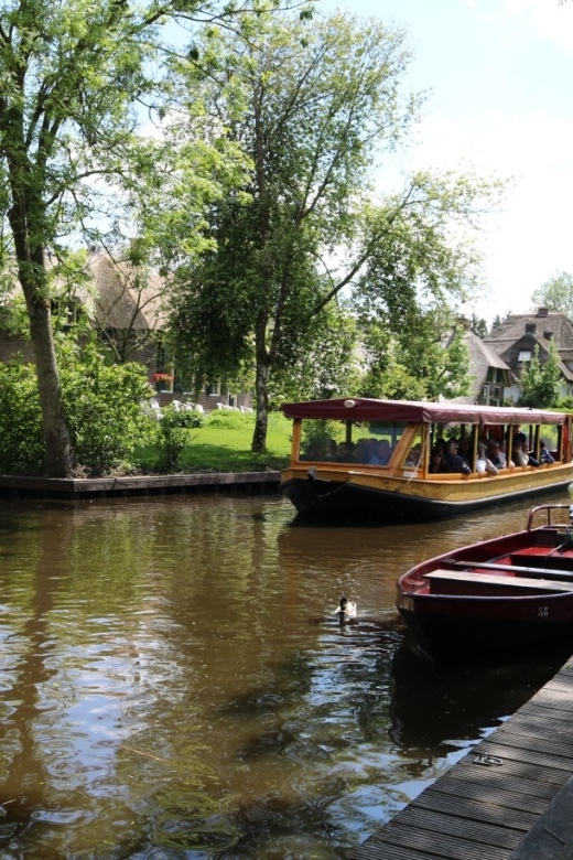 Giethoorn: 1 hour Private Open Bout Tour - The route in real life: from canals in the center to the open lake