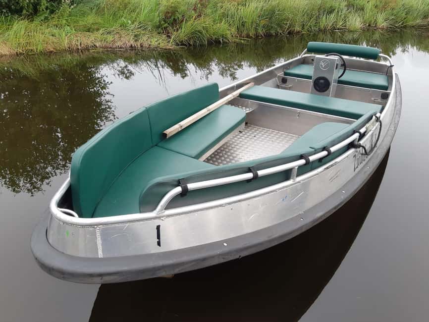 Giethoorn: 2 Hours 8 persons boat steeringwheel + cushions - What This Experience Feels Like for Different Types of Travelers