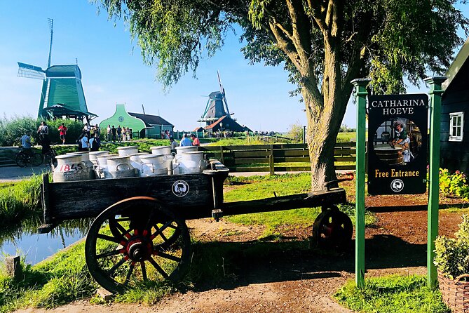 Giethoorn and Zaanse Schans Day Tour Small Group Incl. Boat Ride - Practical tips so your day runs smoother