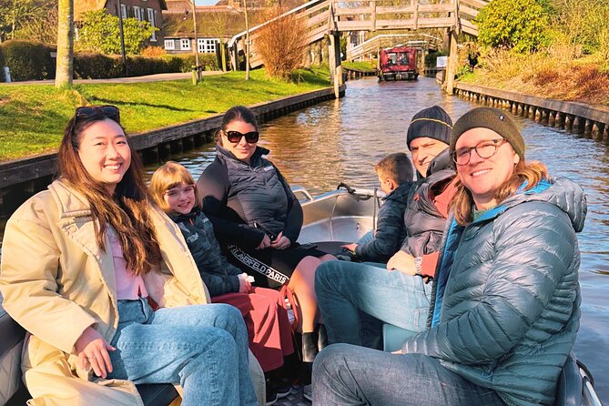 Giethoorn and Zaanse Schans Tour With Local Guide - Stop 3: Zaanse Schans village and windmill time (what to prioritize)