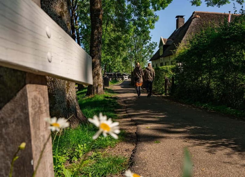 Giethoorn: Canal Cruise & lake Tour & Sightseeing Village - A few practical tips so your 3 hours feel smooth