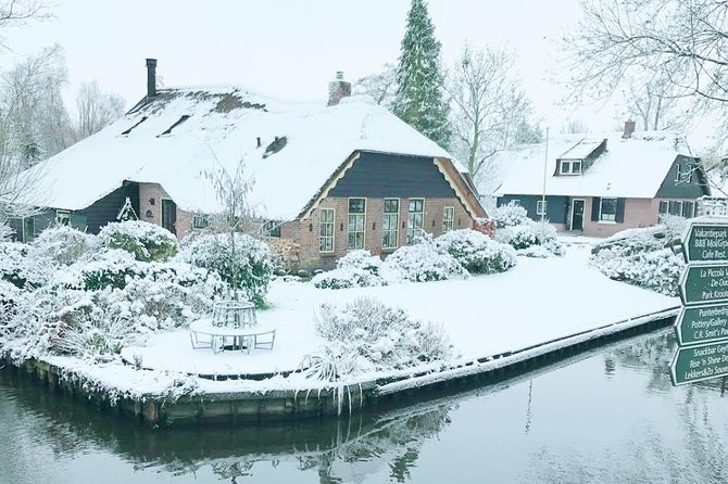 Giethoorn Day Tour from Amsterdam with Small Boat Ride - Small Boat Advantage: Less Jam, More Control