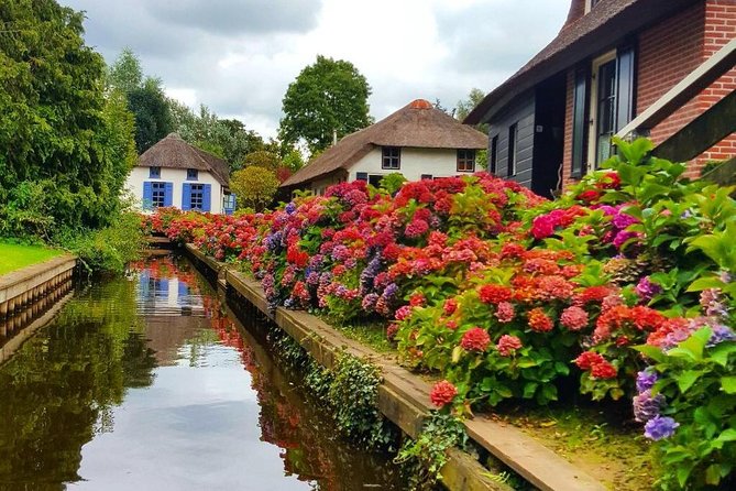 Giethoorn Guided DayTrip from Amsterdam - Weather and comfort: why this is a “bring layers” canal trip