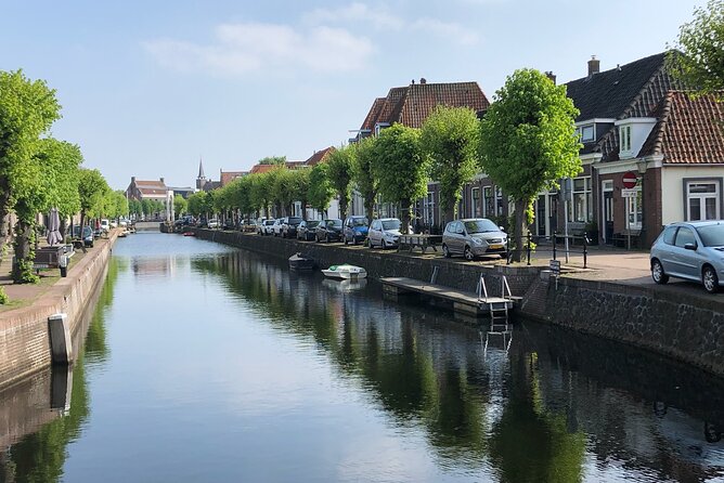 Giethoorn, Private Boat Tour & Exploring the North Netherlands - Giethoorn by punter boat, the right way to see the canals