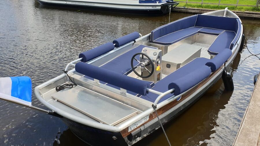 Giethoorn: Self-Drive Boat Rental for up to 12 People - Starting at Zuiderpad 14a: Parking, Toilets, and Getting Set Up