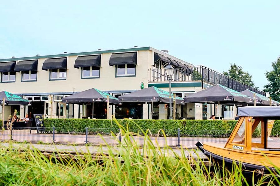 Giethoorn: Sightseeing Boat Tour - What you’ll see from the boat: canals, bridges, and Giethoornse Lake views