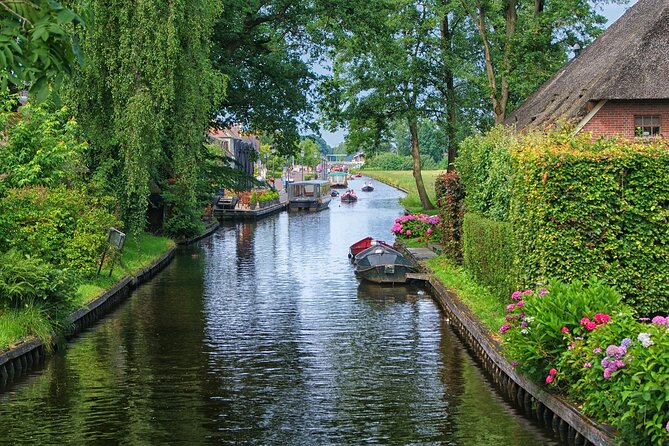 Giethoorn Small-Group Tour from Amsterdam (Max. 8 People) - The real draw: Giethoorn, but paced for peace