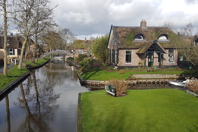 Giethoorn Small-Group Tour from Amsterdam (Max. 8 People) - Weather and comfort: what to expect when the day changes