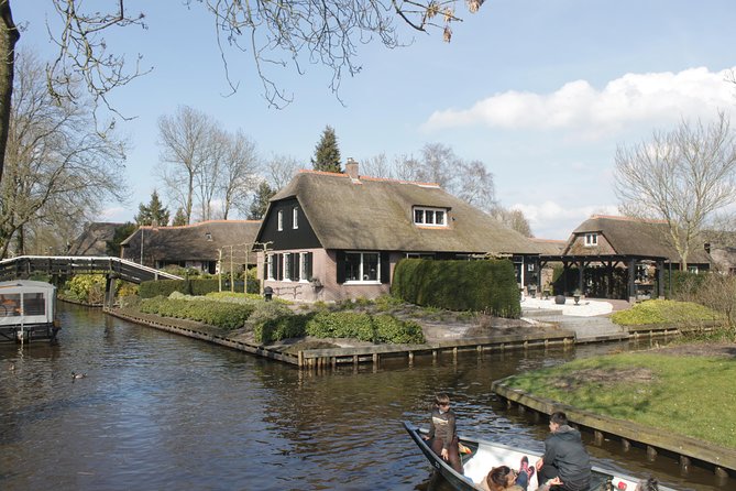 Giethoorn, Zaandam & Zaanse Schans Day Tour w/ Small Boat Ride - Timing, crowds, and what to do when the day feels full
