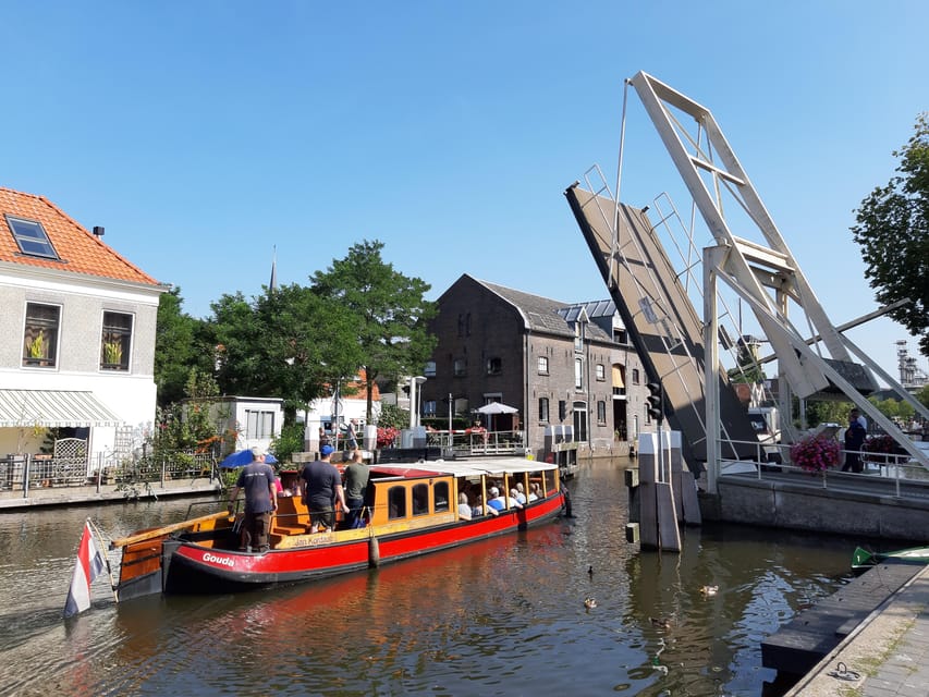Gouda: Historical Canal Cruise - Why Gouda’s tow barges make the canal route feel like time travel