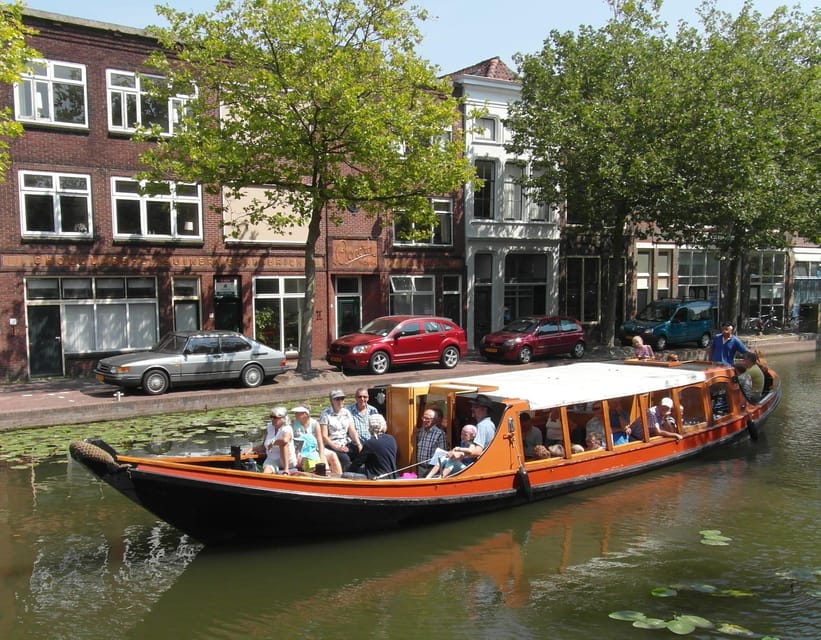 Gouda: Historical Canal Cruise - Skipper stories that connect canals, trade, and daily life
