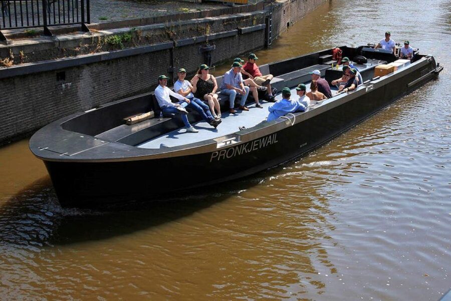 Groningen: Open Boat City Cruise - The included drink: small perk, real value