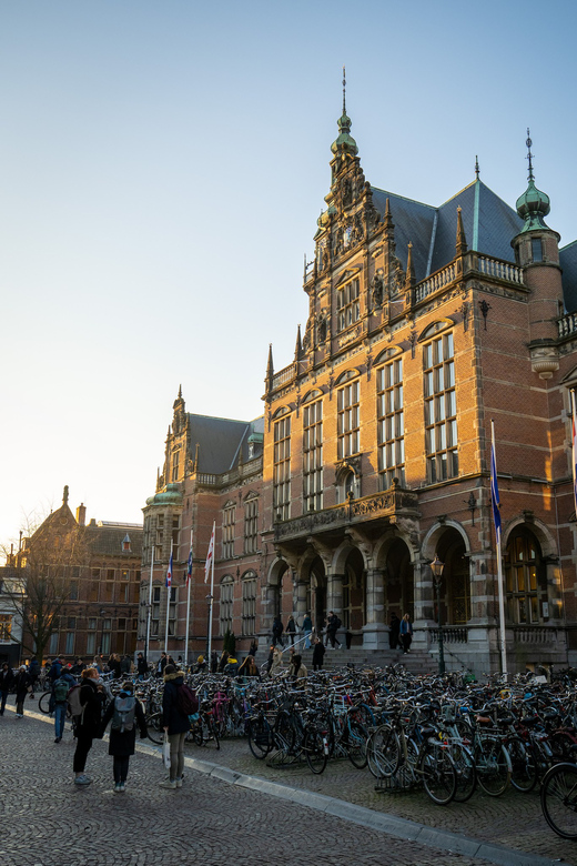 Groningen: Walking Tour with Local Guide - New Market Square and the historic centers of civic life