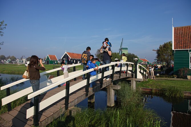 Guided Day Trip - Volendam, Zaanse Schans, Marken & Edam - The Ijsselmeer Boat Ride to Volendam: A Breather Between Stops