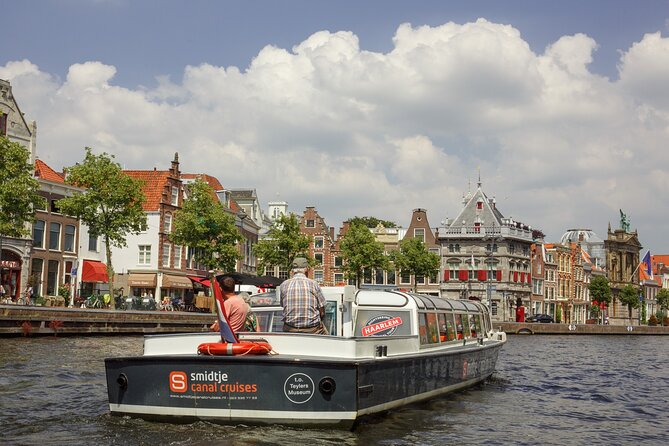 Haarlem: 50 minutes Boat Cruise - Teylers Museum Area: Art and Science in One Historic Package