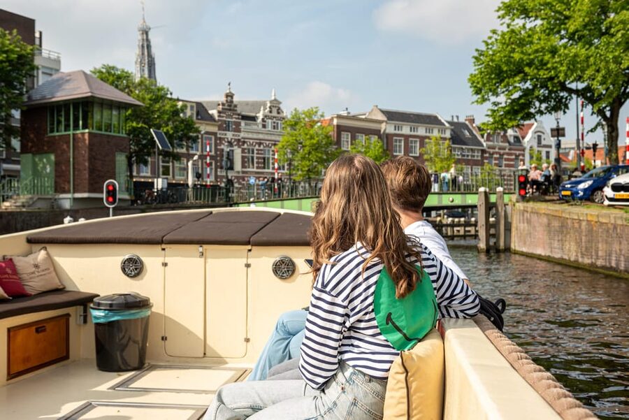 Haarlem: De Adriaan Windmill Tour + Open Canal Cruise - Canal stops that shape the route: Hooimarkt, bridges, museum frontage, more