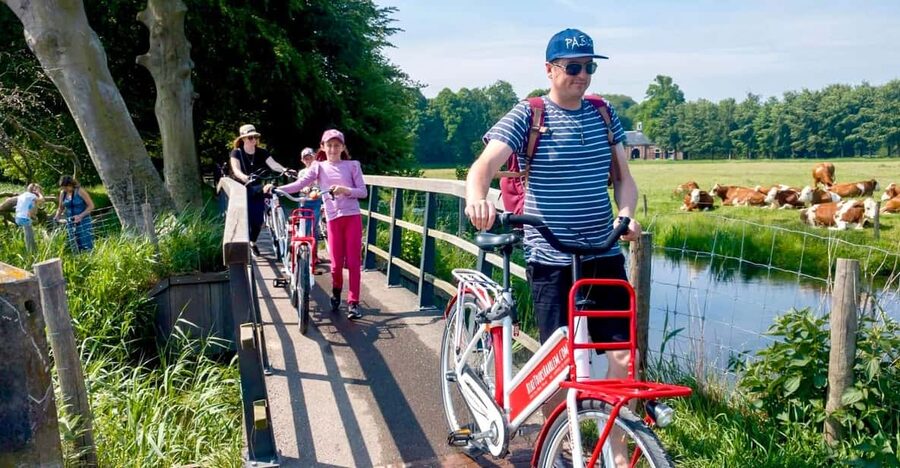 Haarlem Highlights Bike Tour - The meeting point at Stationsplein, and why it’s an easy start