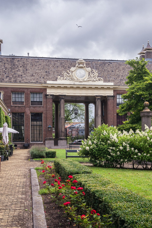 Haarlem Highlights Bike Tour - Peddling through Haarlem’s old city center without getting lost