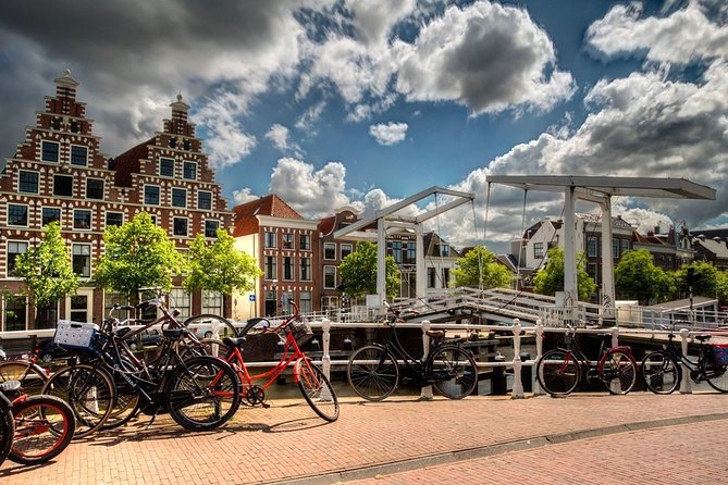 Haarlem Old Town Private Walking Tour - A private 3-hour walk that strings Haarlem’s stories together