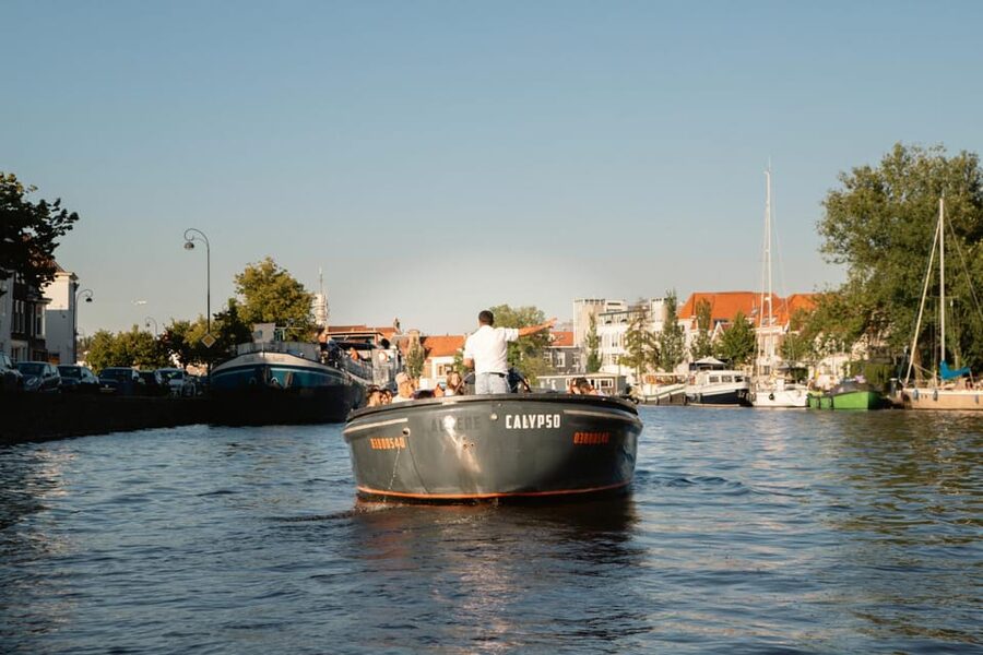 Haarlem Private Canal Tour with Bites and Unlimited Drinks - Unlimited drinks and classic Dutch fried bites, plus the practical side