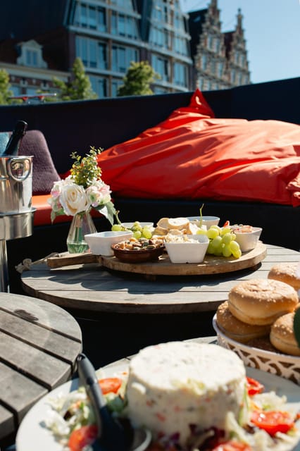 Haarlem: Sightseeing Boat Tour with Snacks and Drinks - Why Haarlem looks better from the water than from the street