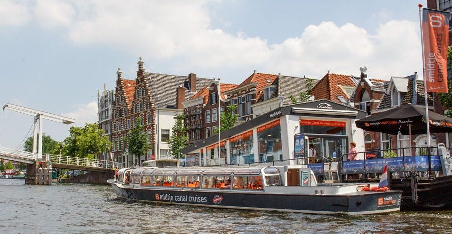 Haarlem: Sightseeing Canal Cruise through the City Center - Teylers Museum area: the city’s culture landmarks, told from the canal